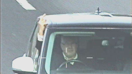 VIDEO: Evade controles viales y se burla de las cámaras mostrándoles el dedo medio pero irá a cárcel