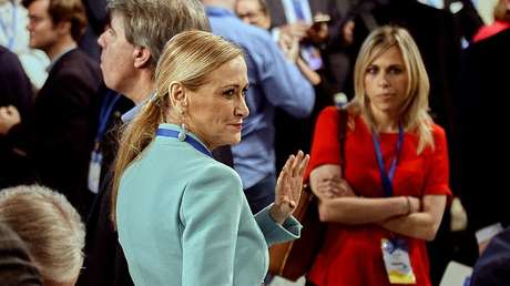 La expresidenta de la Comunidad de Madrid renuncia también a la presidencia del PP en la región