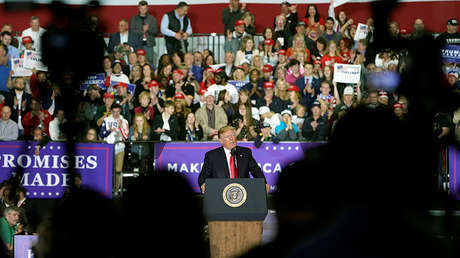 VIDEO: Trump se burla de la prensa y explica por qué no fue a la cena de corresponsales