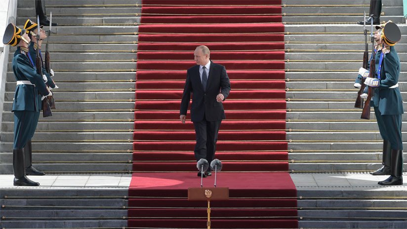 Auto nuevo, selfis y una canción especial: Cinco grandes momentos en la investidura de Putin