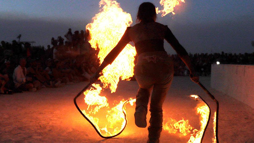 FUERTE VIDEO: Intenta hacer un truco con fuego y se prende así mismo 