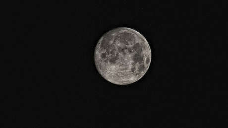 Un meteorito hallado en África sugiere que en la luna hay agua oculta