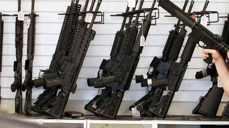 VIDEO: Un niño de 4 años muestra su destreza con el rifle en una feria de armas de EE.UU.