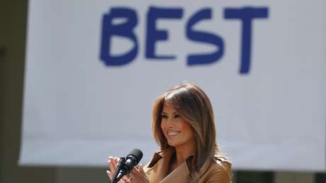 Acusan a Melania Trump de plagiar un folleto de la administración Obama para su programa infantil