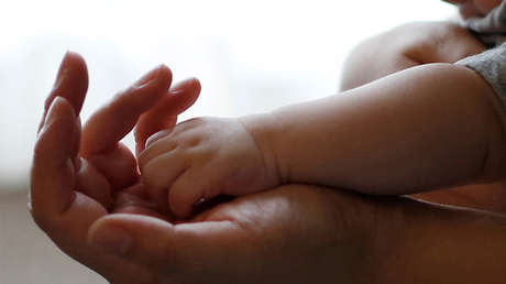 Diputado japonés: Las mujeres sin hijos son una "carga para el Estado"