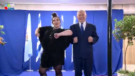 Netanyahu hace el 'baile del pollo' con la ganadora de Eurovisión