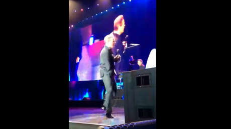 VIDEO: El cantante mexicano Luis Miguel protagoniza un muy incómodo momento sobre el escenario