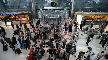 VIDEO: Captan el escalofriante secuestro de una turista china en el aeropuerto de Bangkok