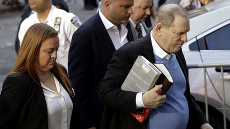 Arrestan al productor estadounidense Harvey Weinstein por investigación de violación