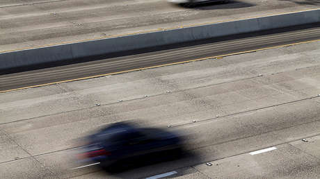 Intentan deshacerse de una pistola arrojándola a una autopista y cae en el lugar equivocado (FOTO)