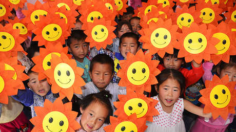 OMS: China supera por primera vez a EE.UU. en esperanza de vida sana al nacer