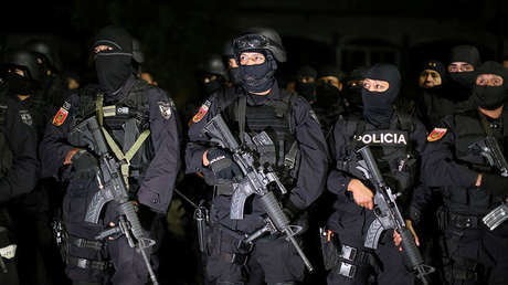 Ejecuciones extrajudiciales y numerosos escándalos envuelven a la Policía de El Salvador