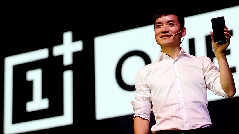 "Lo hice de broma, pero funcionó": Así de fácil es burlar el desbloqueo facial del OnePlus 6 (VIDEO)