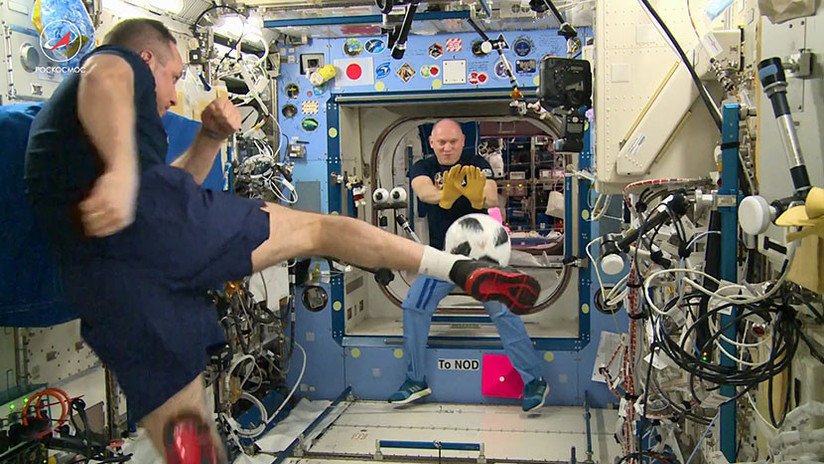 El balón inaugural del Mundial 2018 regresa a la Tierra