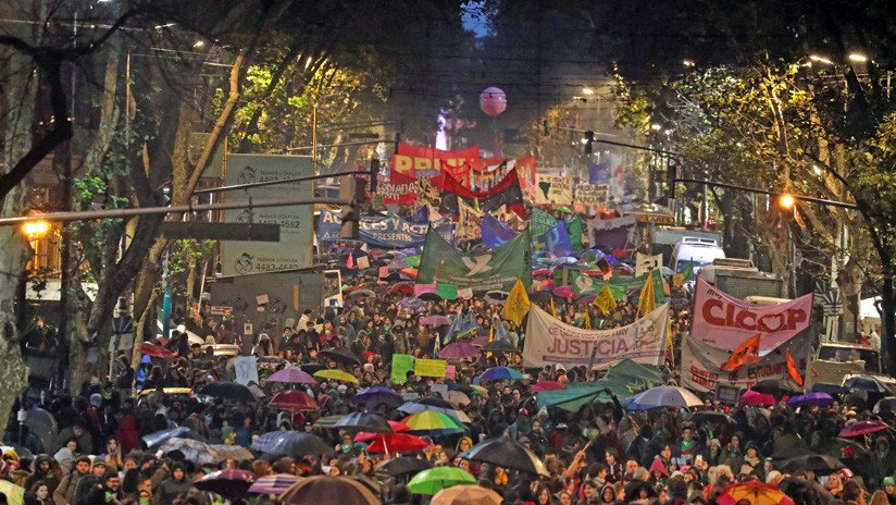 La impactante foto del #NiUnaMenos que se hizo viral en Argentina y los grandes medios no mostraron