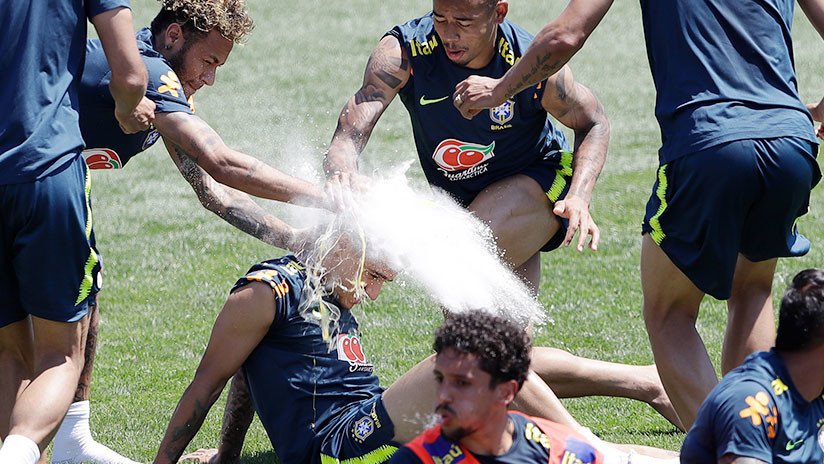 VIDEO: La broma del equipo brasileño a Coutinho en el día de su cumpleaños