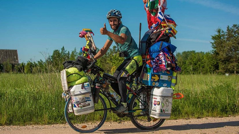 El hincha argentino que vino al Mundial de Rusia en bicicleta cuenta su travesía a RT