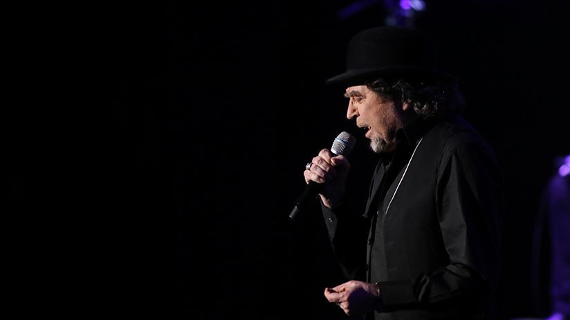 Joaquín Sabina se queda "totalmente mudo" y abandona un concierto en Madrid (VIDEO)