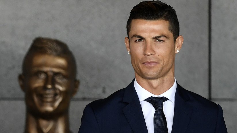 "Una total falta de respeto": Exigen que regresen el polémico busto de 'CR7' que provocó burlas