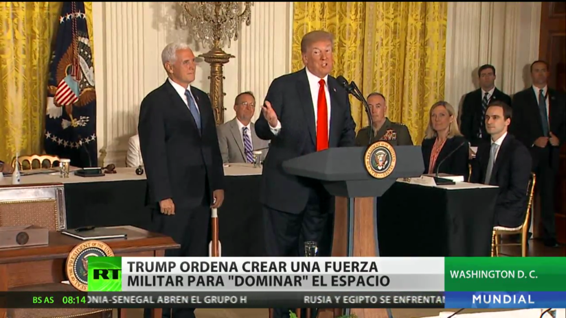Trump ordena crear una fuerza militar para "dominar" el espacio