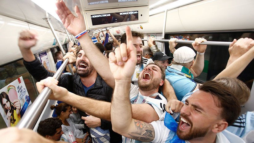 "La Plaza Roja vamos a copar": Así celebraron los futbolistas argentinos su pase a octavos (VIDEO)