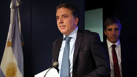 El Gobierno argentino suspende por dos años la incoporación de empleados públicos