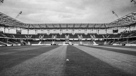 Nueva tragedia en el fútbol: Muere mientras dormía un jugador británico de 18 años