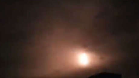 VIDEO: Graban la caída de una bola de fuego en llamas en China