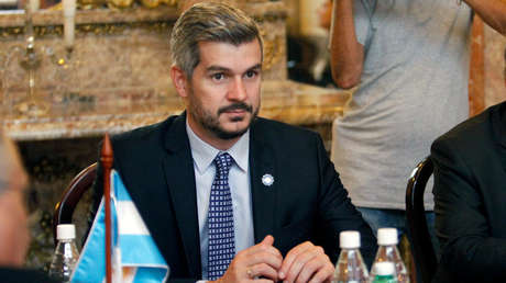 El jefe de Gabinete argentino homenajea en Londres a los ingleses caídos en la Guerra de Malvinas