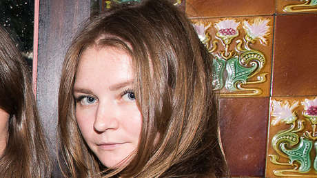 Hoteles de lujo y amigos millonarios: la historia de la estafadora que engañó a Nueva York