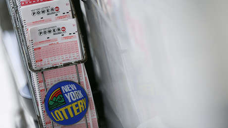 Millonario sin querer: Compra lotería para descambiar billete de 100 dólares y gana un premio mayor 