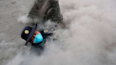 DRAMÁTICAS IMÁGENES: Guatemala envuelta en cenizas tras la mortal erupción del Volcán de Fuego