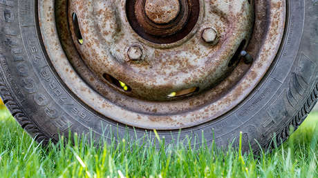 VIDEO INFARTANTE: Un niño de tres años sale ileso tras ser atropellado por su madre