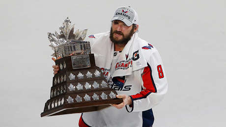 Ovechkin, primer jugador ruso de hockey premiado como el más valioso de la Copa Stanley