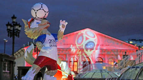 Osos feroces y peligrosas mujeres bellas: Las "amenazas" de la Copa del Mundo según algunos medios 