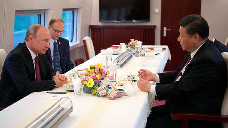 VIDEO: Putin prueba el flamante tren de alta velocidad chino junto a Xi Jinping