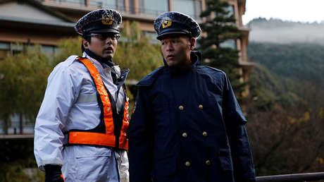 Se lleva la sorpresa de su vida cuando su marido 'muerto' toca a la puerta