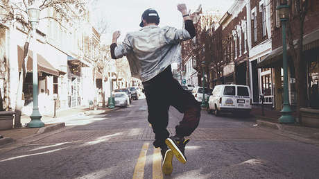 VIDEO: Baile de adolescentes en una gasolinera se vuelve viral
