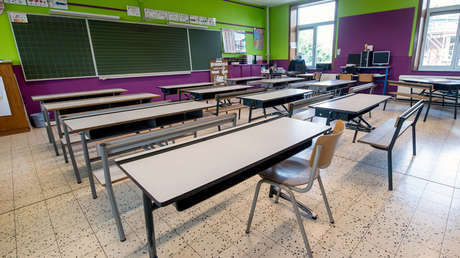 VIDEO: Graban a profesor argentino robando a sus alumnos mientras estaban en el recreo