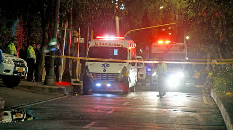 FUERTES IMÁGENES: Un fuerte choque entre un taxi y una moto deja una mujer muerta (VIDEO, FOTOS)
