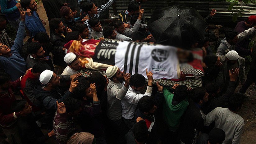 Hallan en la India diez cadáveres ahorcados de una familia