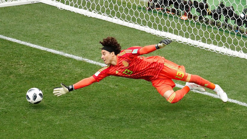 El mexicano Guillermo Ochoa es el mejor arquero en lo que va de Mundial