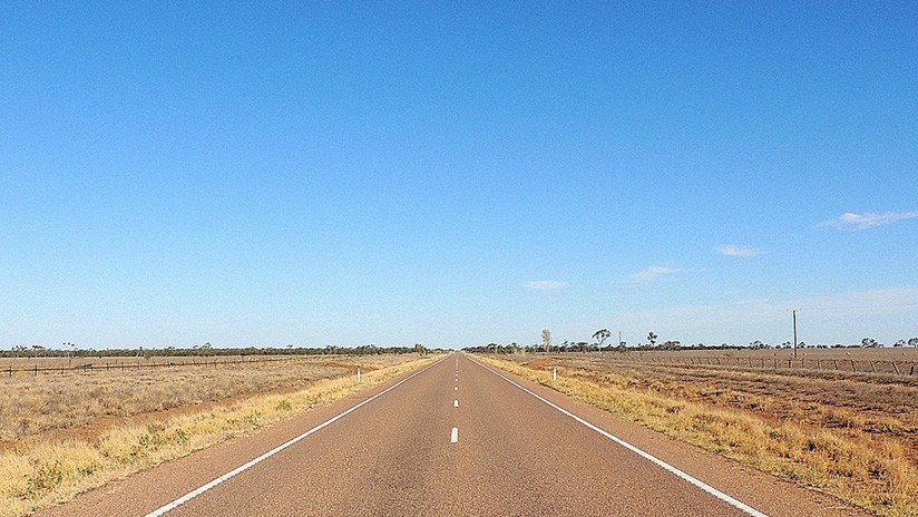 FOTOS: Una carretera australiana se derrite y destruye los neumáticos de 50 vehículos