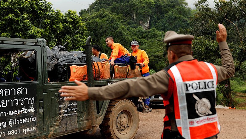 Rescatan al quinto niño de la cueva de Tailandia