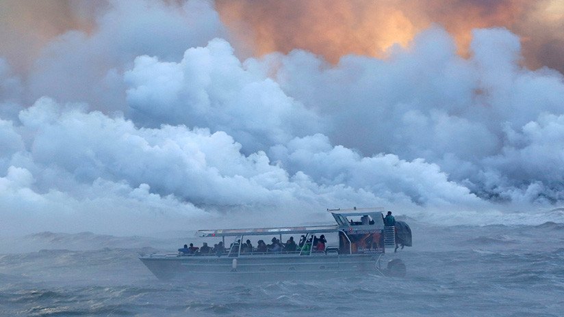 Hawái: Una bomba de lava deja al menos 23 heridos en un barco con turistas  (FOTO, VIDEO)