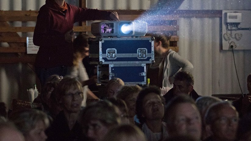 Prestigioso investigador de tortugas pierde un premio por presentar fotos inapropiadas de mujeres