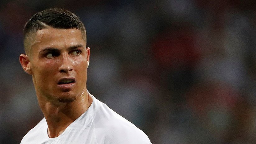 FOTOS: Ponen a la venta papel higiénico con la imagen de Cristiano Ronaldo en el sur de Italia 