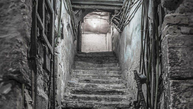 FOTO: Hace 30 años encontró un pozo en su casa, ahora excava para saber qué misterio esconde