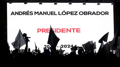 López Obrador llama a la reconciliación tras su previsible victoria en las presidenciales de México