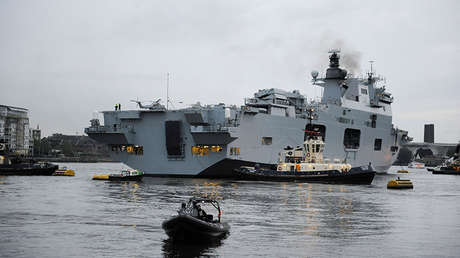 El Reino Unido entrega a Brasil un antiguo portahelicópteros